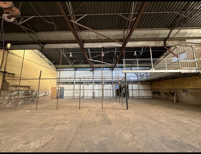 1,400M² WAREHOUSE TO LET IN INDUSTRIA NORTH